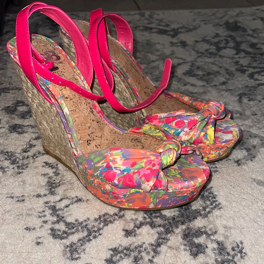 Gianni bini wedges sizes 9